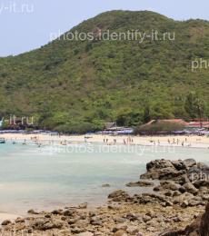 Каменистый пляж Таиланд