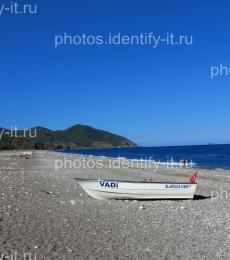 Лодка на пляже Кемер Турция
