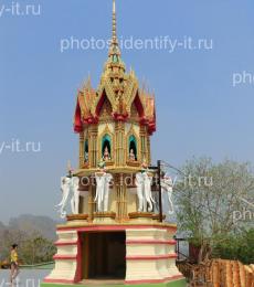 Храмовый комплекс с пагодами Таиланд 9